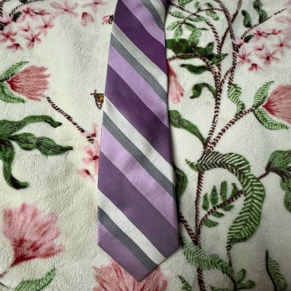 Calvin Klein Lavender and Gray Striped Tie - Picture 1 of 2